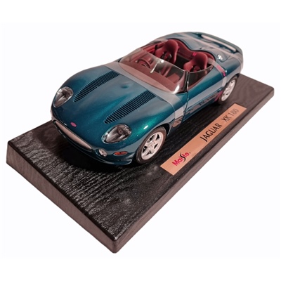 Maisto Jaguar XK 180 1:18, 31867